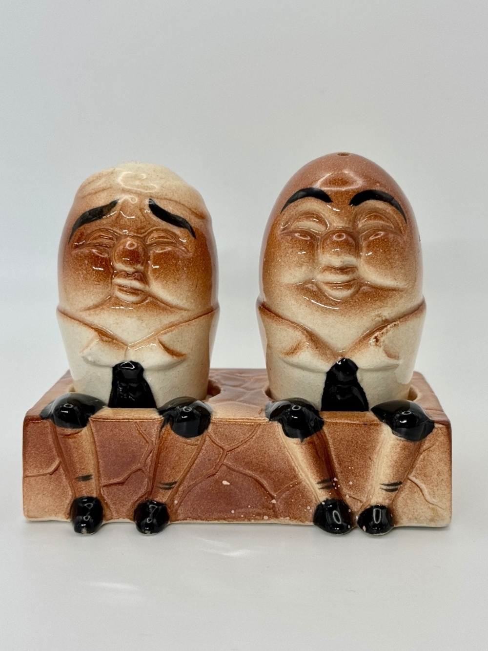 Vintage Japan Humpty Dumpty Eggs Salt & Pepper Shakers with Base Anthropomorphic